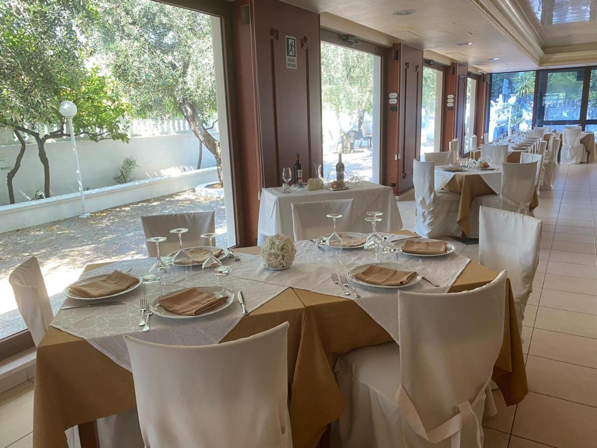 Hotel Il Melograno Матината Екстериор снимка
