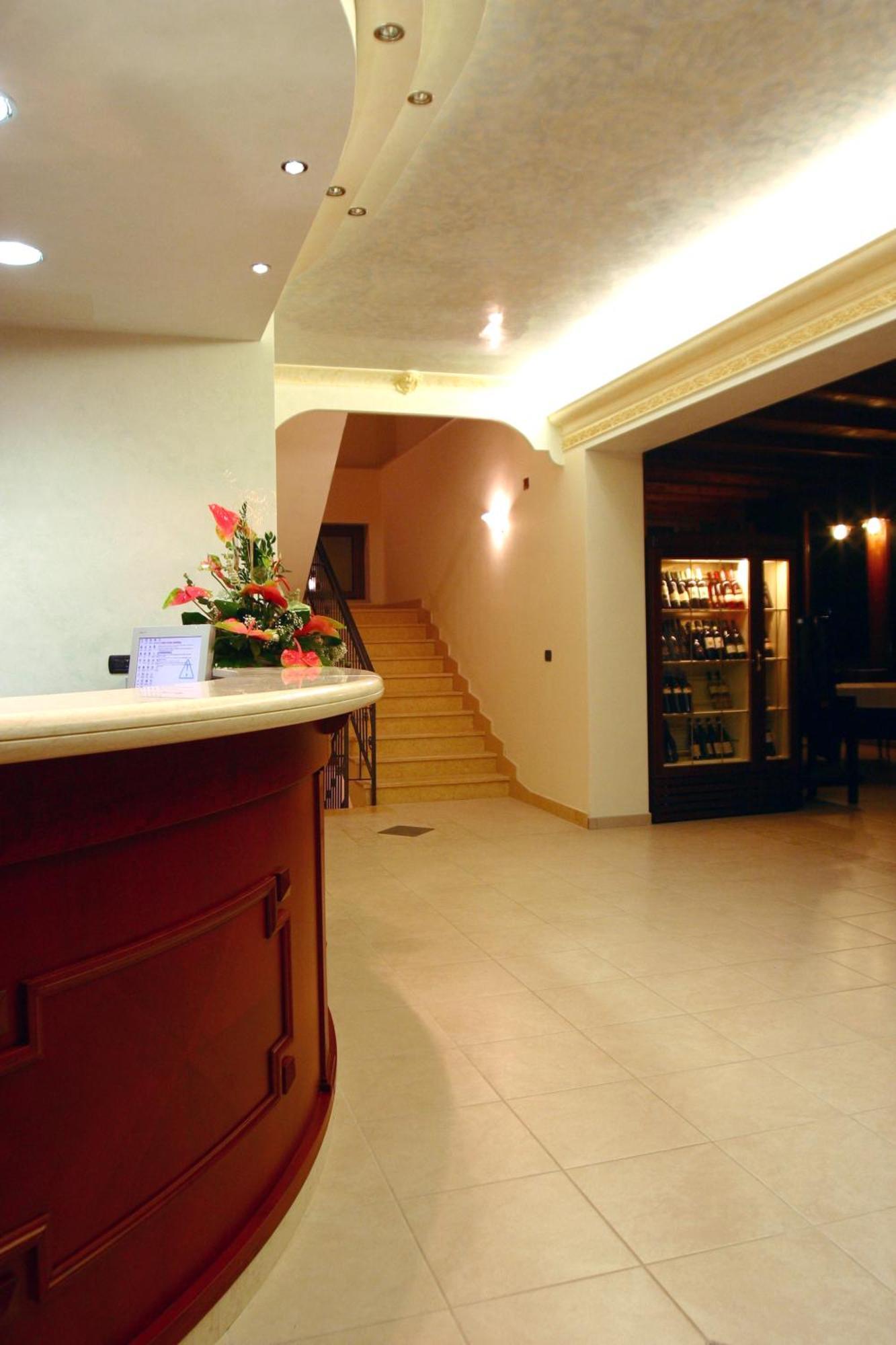 Hotel Il Melograno Матината Екстериор снимка