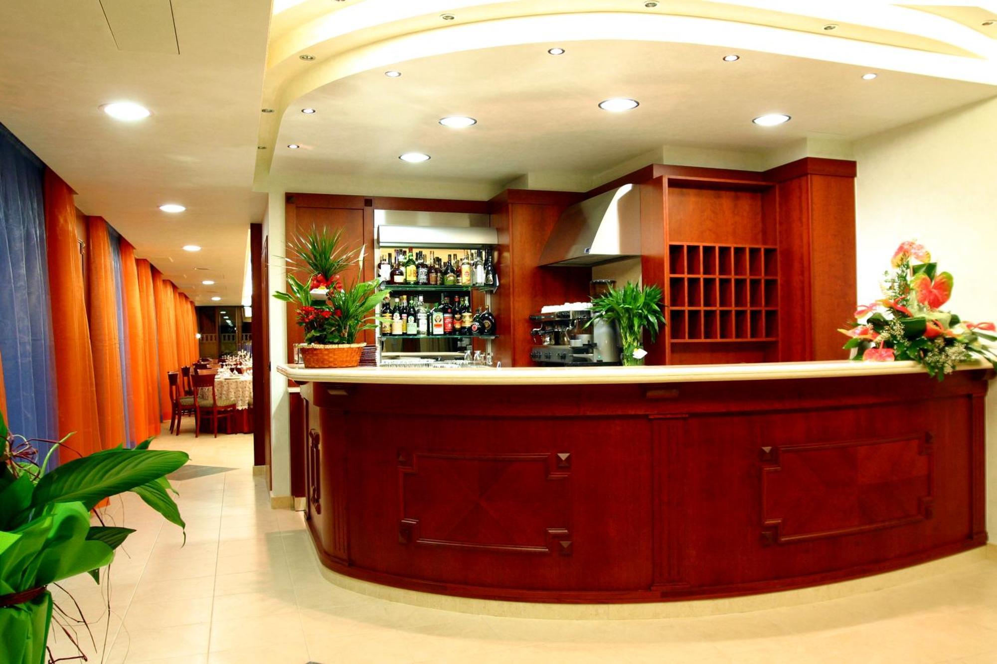 Hotel Il Melograno Матината Екстериор снимка