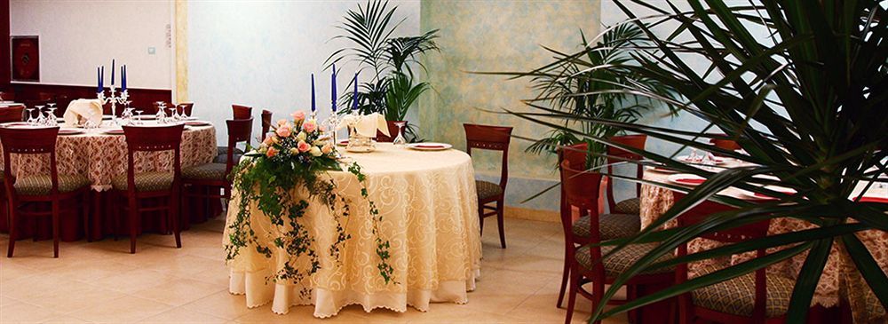 Hotel Il Melograno Матината Екстериор снимка